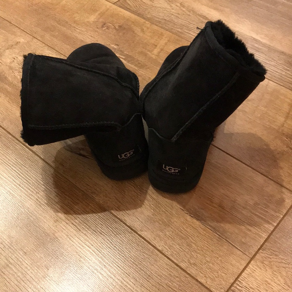 Women’s Black Uggs